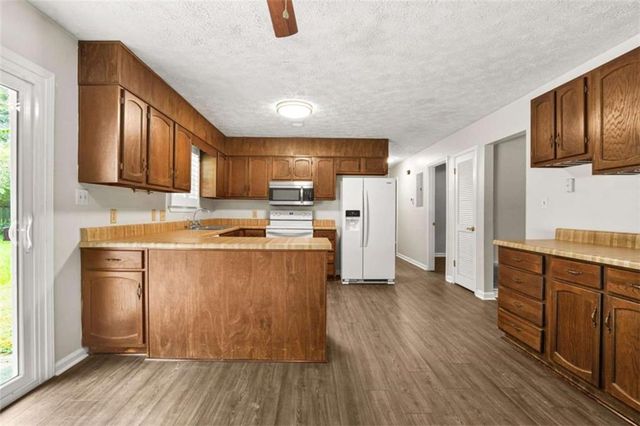 6988 Tan Bark Court, Riverdale, GA 30296