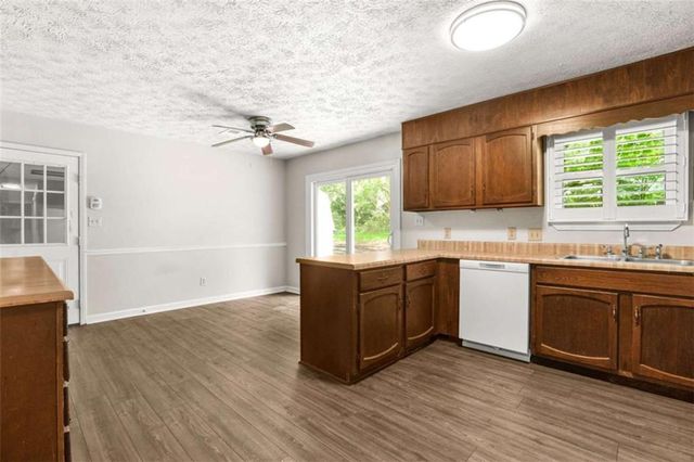 6988 Tan Bark Court, Riverdale, GA 30296
