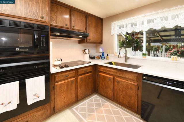 314 Semillon Cir, Clayton, CA 94517