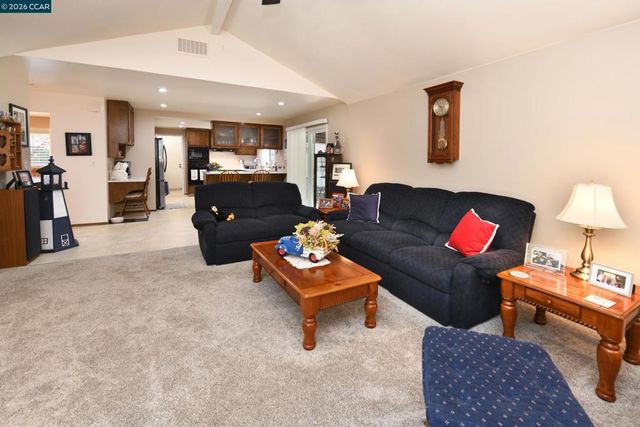 314 Semillon Cir, Clayton, CA 94517