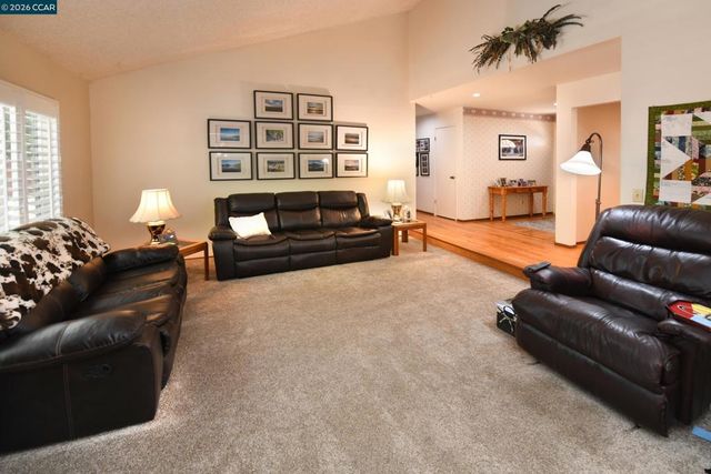 314 Semillon Cir, Clayton, CA 94517