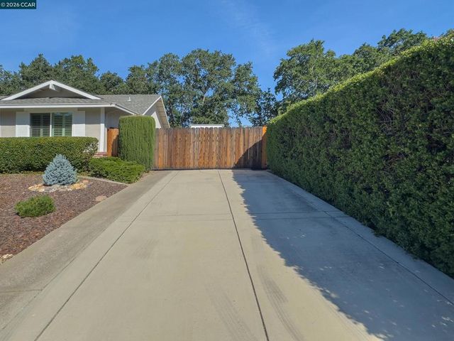 314 Semillon Cir, Clayton, CA 94517