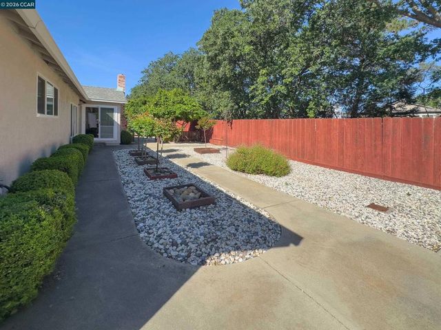 314 Semillon Cir, Clayton, CA 94517