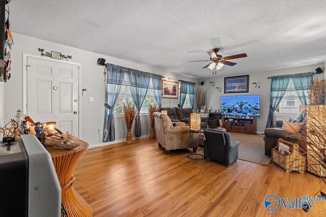 1404 Patterson Street, Guntersville, AL 35976