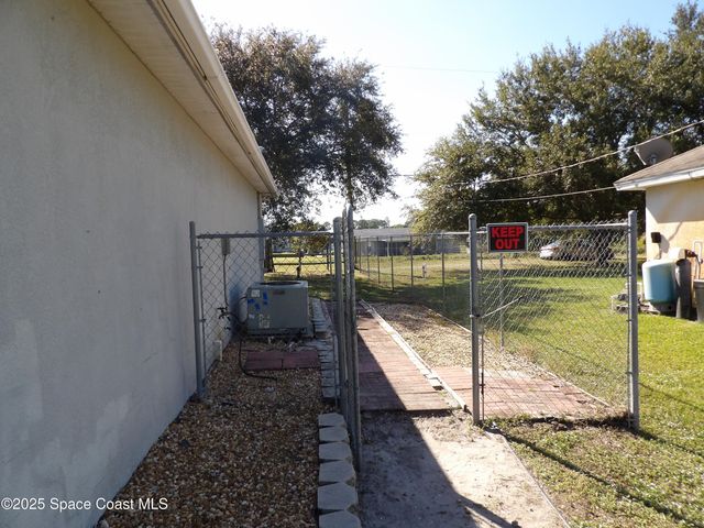 1348 Sandusky Street SE, Palm Bay, FL 32909