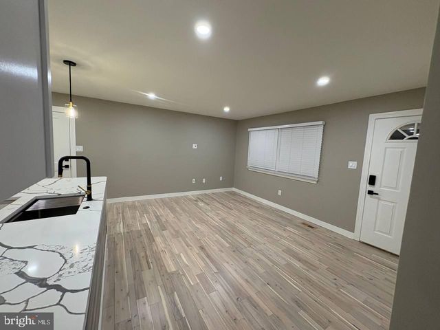 13223 HAWTHORN LN, Woodbridge, VA 22193