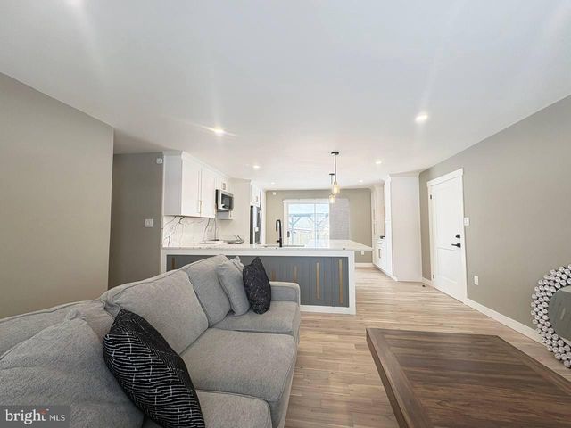 13223 HAWTHORN LN, Woodbridge, VA 22193