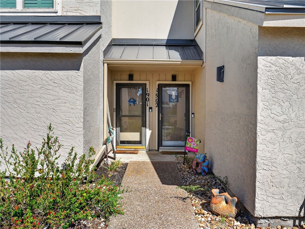 1902 Bayhouse Dr, Rockport, TX 78382 — photo 2