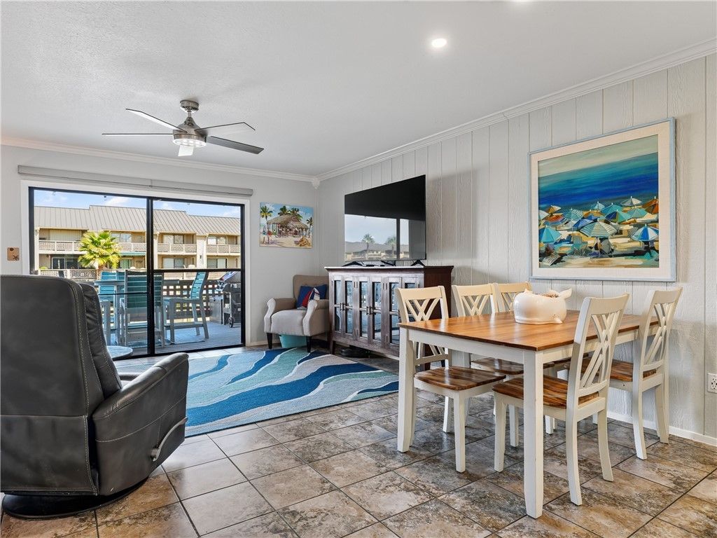 1902 Bayhouse Dr, Rockport, TX 78382 — photo 4