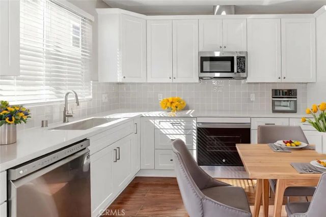 2345 Montrose Avenue 8, Montrose, CA 91020