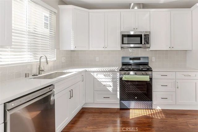 2345 Montrose Avenue 8, Montrose, CA 91020