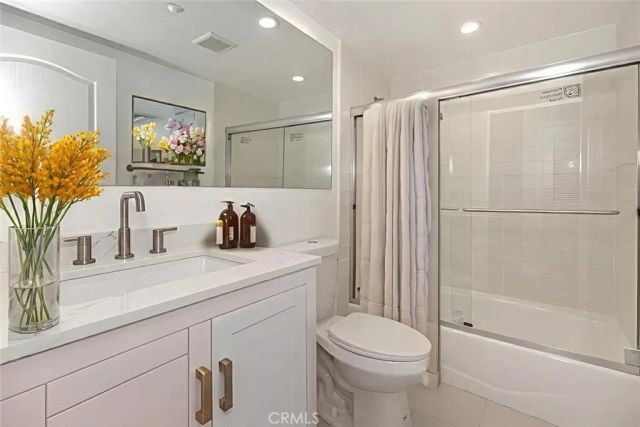 2345 Montrose Avenue 8, Montrose, CA 91020