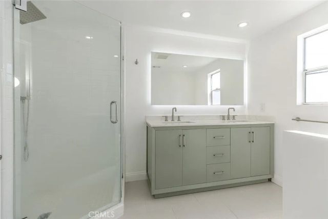 2345 Montrose Avenue 8, Montrose, CA 91020