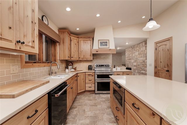 3065 Gregory DRIVE W, Billings, MT 59102