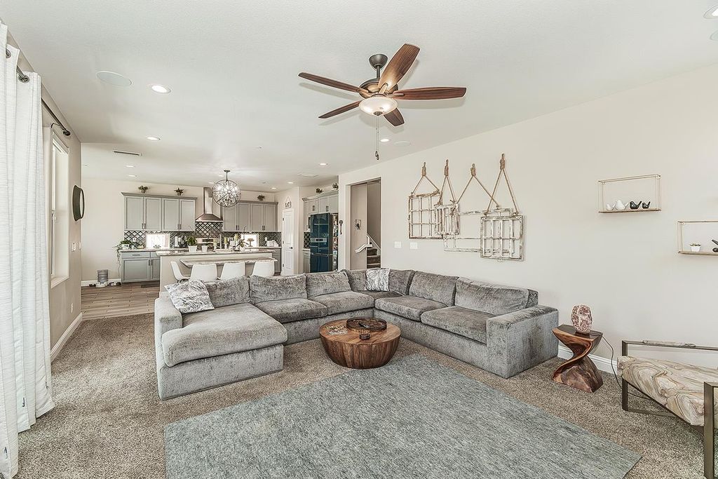 Image 10 of property listing at 4475 Crown Bluffs Drive, Madera, CA 93636