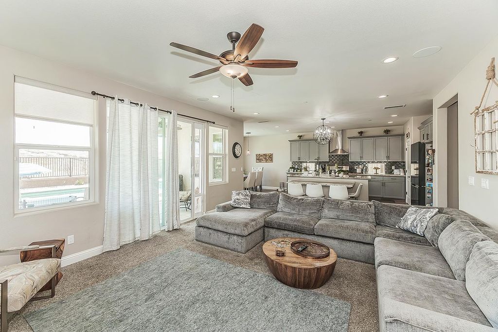 Image 11 of property listing at 4475 Crown Bluffs Drive, Madera, CA 93636