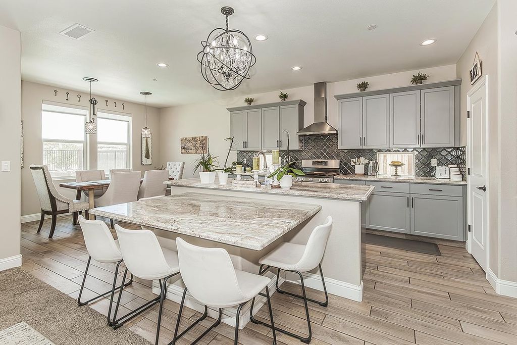 Image 13 of property listing at 4475 Crown Bluffs Drive, Madera, CA 93636