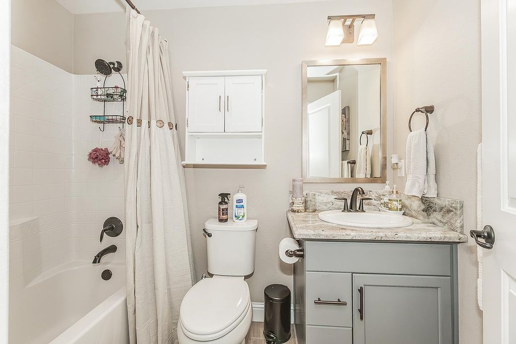 Image 23 of property listing at 4475 Crown Bluffs Drive, Madera, CA 93636