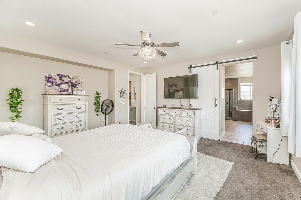 Image 33 of property listing at 4475 Crown Bluffs Drive, Madera, CA 93636