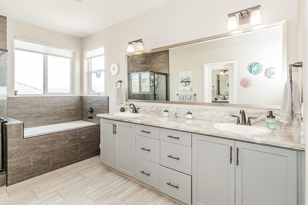 Image 35 of property listing at 4475 Crown Bluffs Drive, Madera, CA 93636