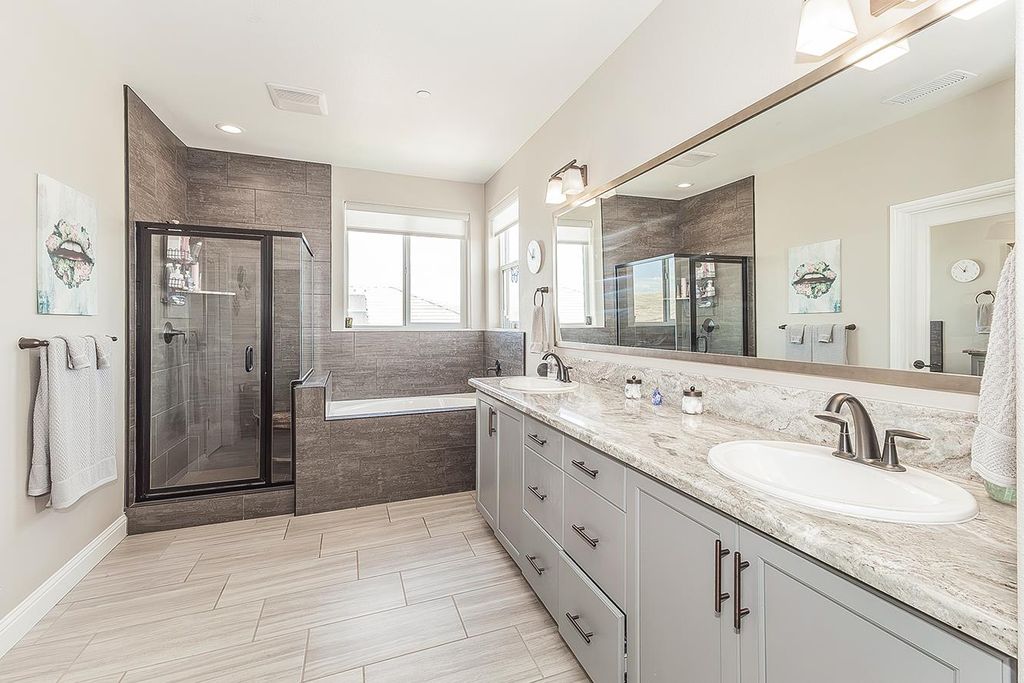 Image 36 of property listing at 4475 Crown Bluffs Drive, Madera, CA 93636
