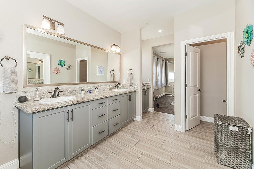 Image 37 of property listing at 4475 Crown Bluffs Drive, Madera, CA 93636