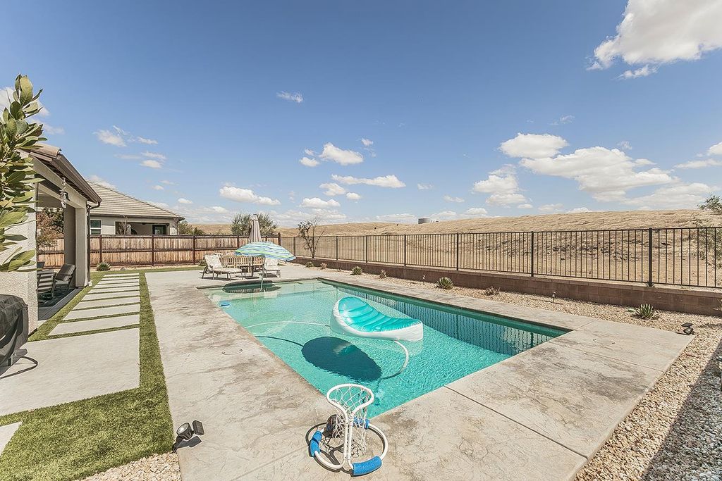 Image 54 of property listing at 4475 Crown Bluffs Drive, Madera, CA 93636