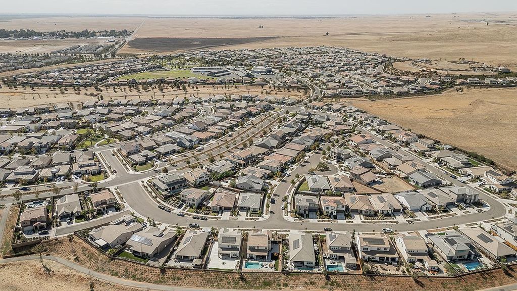 Image 72 of property listing at 4475 Crown Bluffs Drive, Madera, CA 93636