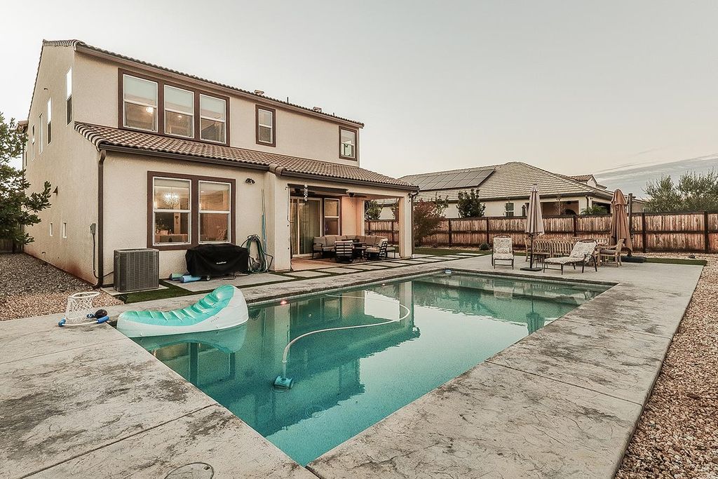 Image 81 of property listing at 4475 Crown Bluffs Drive, Madera, CA 93636