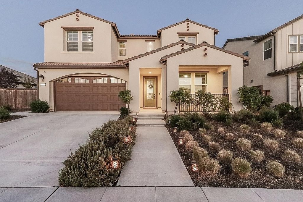 Image 84 of property listing at 4475 Crown Bluffs Drive, Madera, CA 93636