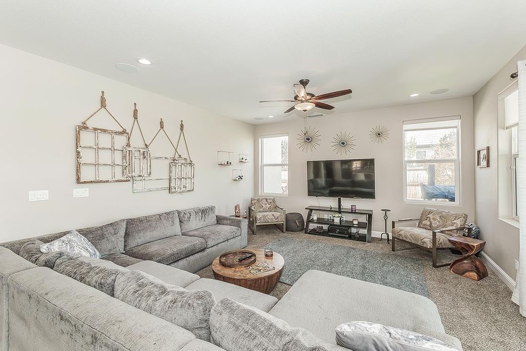 Image 9 of property listing at 4475 Crown Bluffs Drive, Madera, CA 93636