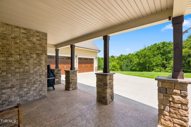 229 Forest Lane N, Blountville, TN 37617