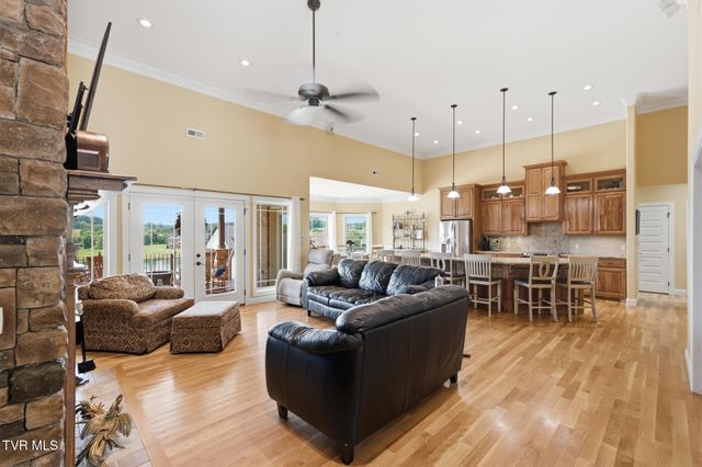 229 Forest Lane N, Blountville, TN 37617
