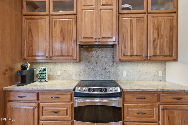 229 Forest Lane N, Blountville, TN 37617