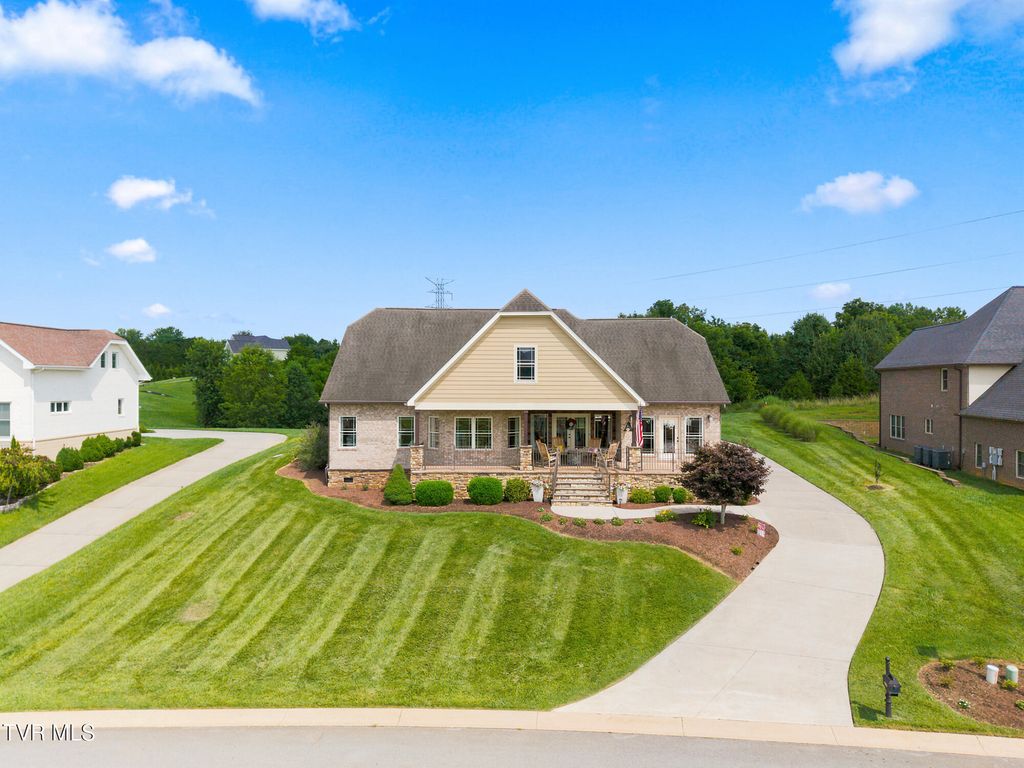 229 Forest Lane N, Blountville, TN 37617