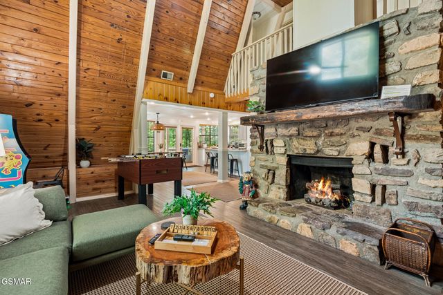 459 Sugar Mtn Way, Pigeon Forge, TN 37863