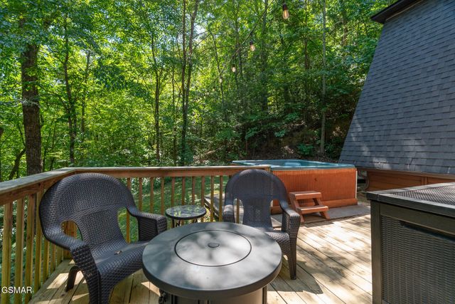 459 Sugar Mtn Way, Pigeon Forge, TN 37863