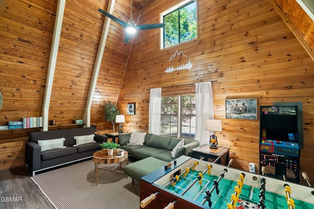 459 Sugar Mtn Way, Pigeon Forge, TN 37863