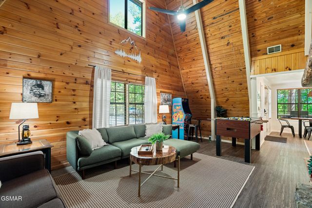459 Sugar Mtn Way, Pigeon Forge, TN 37863