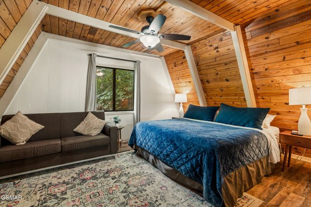 459 Sugar Mtn Way, Pigeon Forge, TN 37863