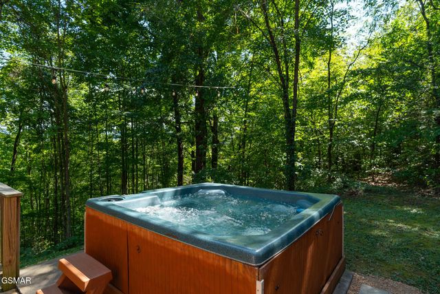 459 Sugar Mtn Way, Pigeon Forge, TN 37863