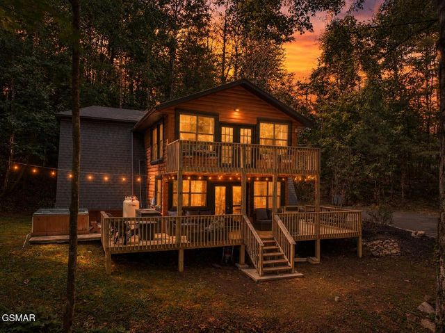 459 Sugar Mtn Way, Pigeon Forge, TN 37863