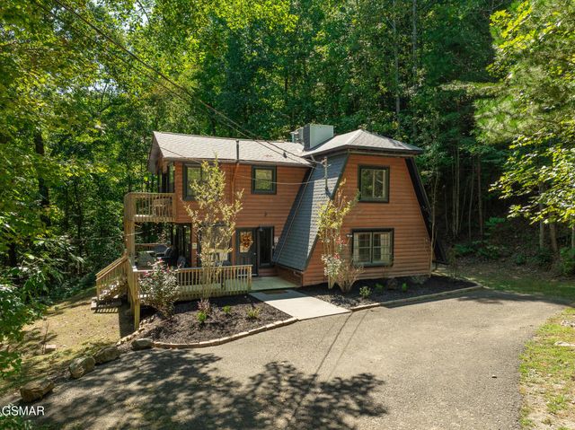 459 Sugar Mtn Way, Pigeon Forge, TN 37863