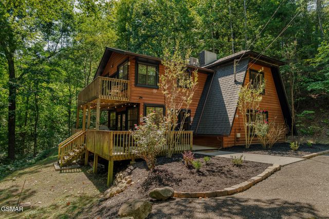 459 Sugar Mtn Way, Pigeon Forge, TN 37863