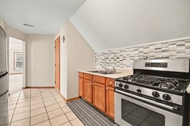6621 S Oakley Avenue, Chicago, IL 60636