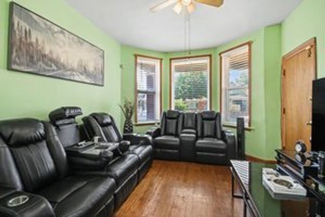 6621 S Oakley Avenue, Chicago, IL 60636