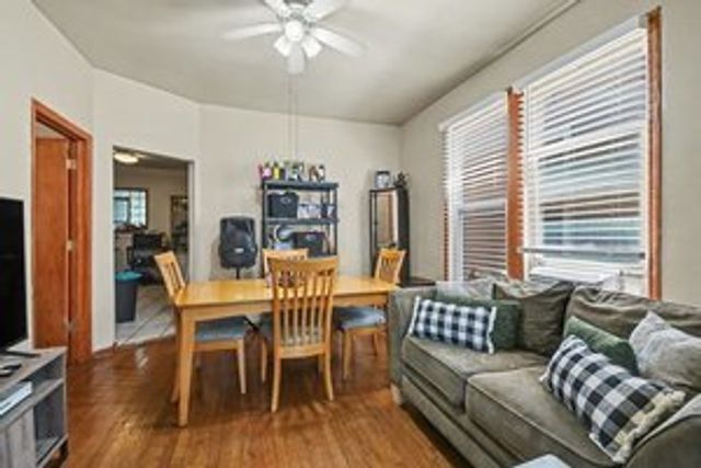 6621 S Oakley Avenue, Chicago, IL 60636