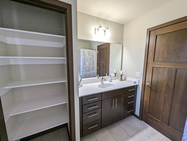 4321 Goldeneye Gateway Drive, Middleton, WI 53562