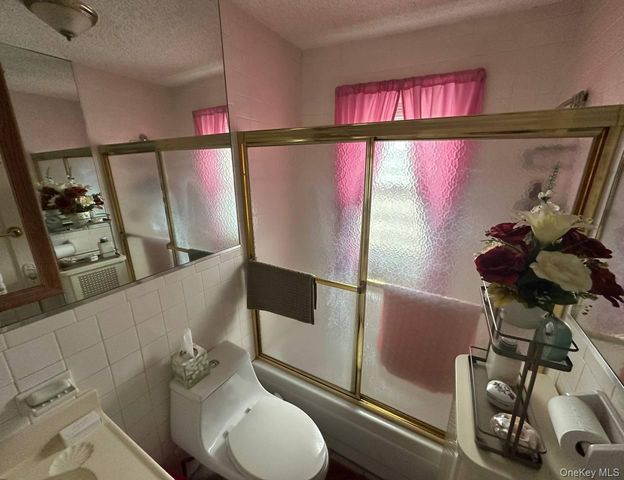 19153 115th Road, Saint Albans, NY 11412