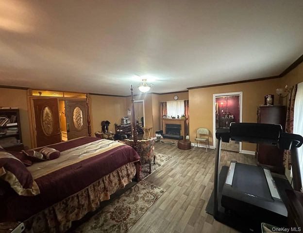 19153 115th Road, Saint Albans, NY 11412